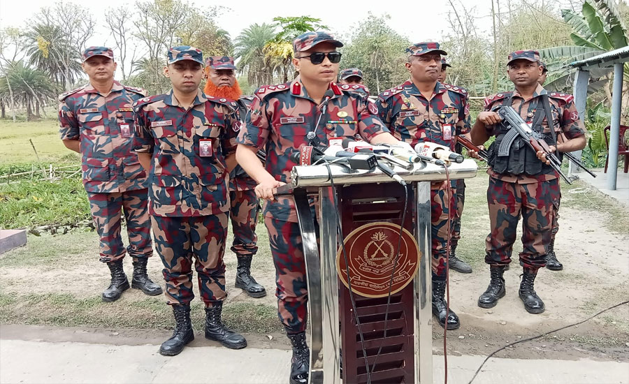 জ্বালানি তেল পাচাররোধে সাতক্ষীরা সীমান্তে বিজিবির টহল জোরদার