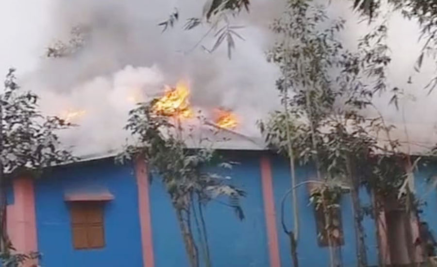 শ্রীপুরে ভয়াবহ অগ্নিকাণ্ডে বসতবাড়ির ১২ কক্ষ পুড়ে ছাই