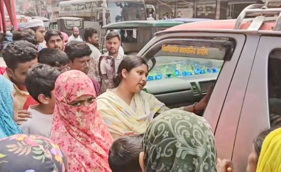 শ্রীপুরে প্রসূতির মৃত্যুকে কেন্দ্র করে হাসপাতাল ভাঙচুর, লাইফ কেয়ার সিলগালা