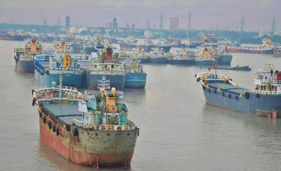 চট্টগ্রামে জাহাজ থেকে খালাস হচ্ছে ২৭ হাজার টন ডিজেল