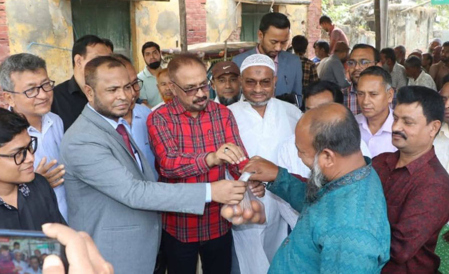 ময়মনসিংহে সুলভ মূল্যে গরুর মাংস ও ডিম বিক্রি শুরু