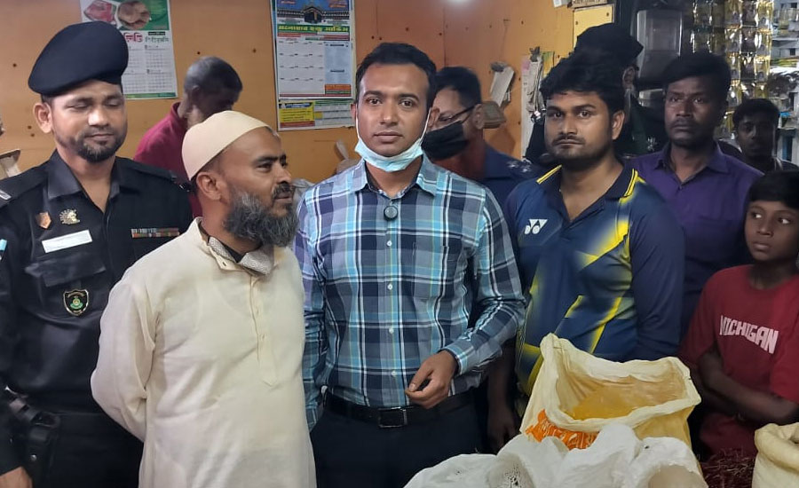 বগুড়ায় অস্বাস্থ্যকর সেমাই তৈরিতে মালিকের ১ মাসের জেল, মসলায় ভেজাল দেয়ায় অর্থদন্ড