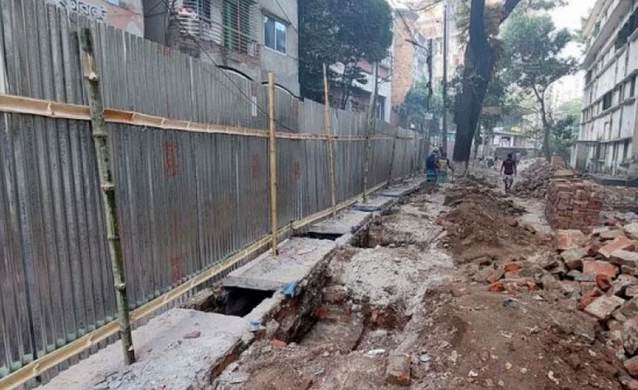 রাজধানীতে দেয়াল ধসে ২ শিশুর মৃত্যু
