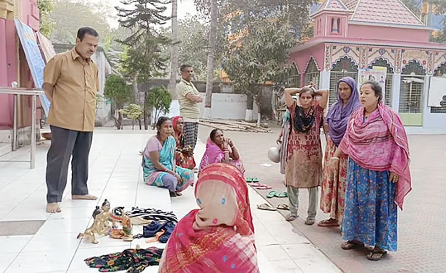 সাতক্ষীরায় পাঁচ মন্দিরের দুর্ধর্ষ চুরি ১৮ লাখ টাকার জিনিসপত্র নিয়ে গেছে 