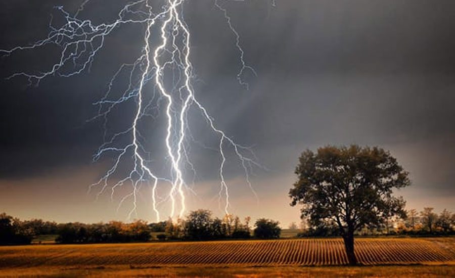 দুর্গাপুরে বজ্রপাতে যুবকের মৃত্যু