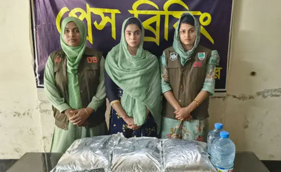 যশোরে বিপুল পরিমাণ আইসের কাঁচামালসহ নারী গ্রেপ্তার