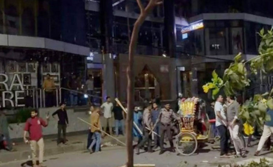 উত্তরায় রিকশাচালক-পুলিশের রাতভর সংঘর্ষ, ঘটনা কী?