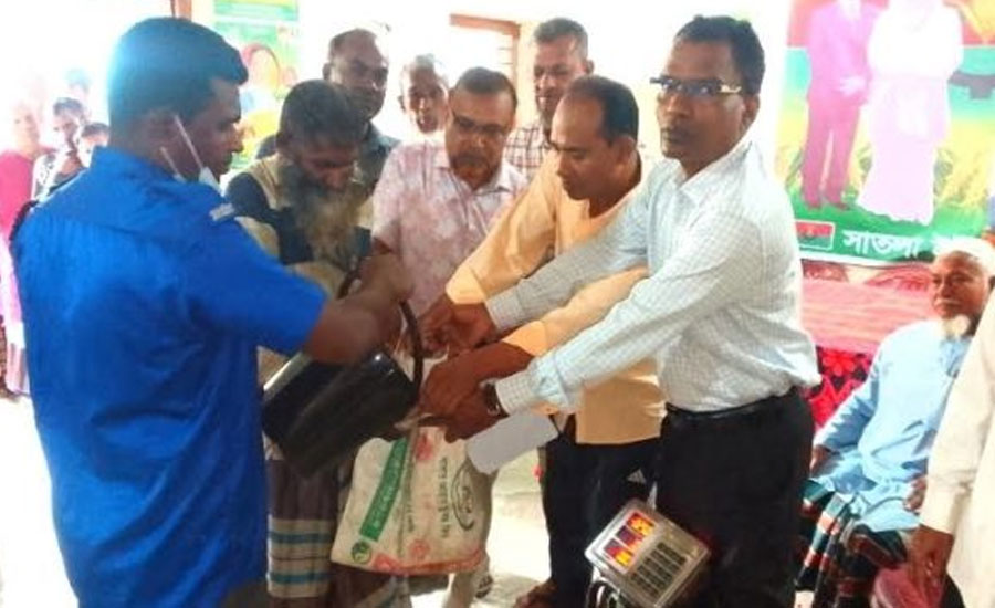 পবিত্র ঈদুল ফিতর উপলক্ষে সাতলা ইউনিয়নে ১,৬৮৮ হতদরিদ্র পরিবারের মাঝে ভিজিএফের চাল বিতরণ