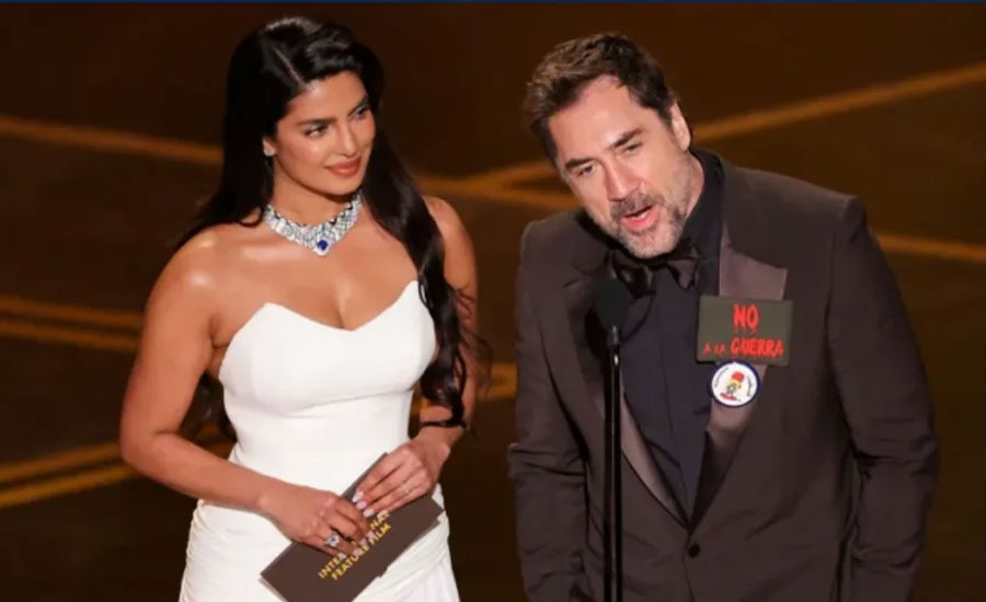 প্রিয়াঙ্কাকে পাশে নিয়ে অস্কারের মঞ্চে ফ্রি প্যালেস্টাইন স্লোগান অভিনেতার