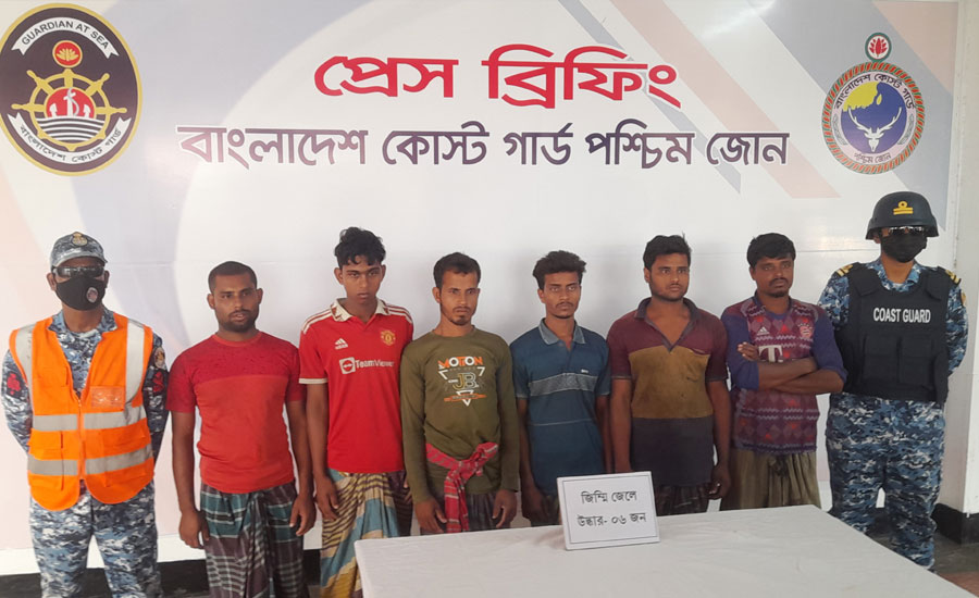 সুন্দরবনের দস্যু নানা বাহিনীর কাছে জিম্মি থাকা ৬ জেলে উদ্ধার