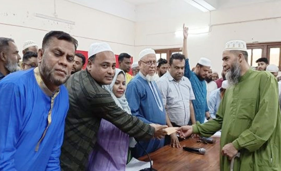 মধুখালীতে প্রধানমন্ত্রীর তহবীল হতে ঈদরে উপহার