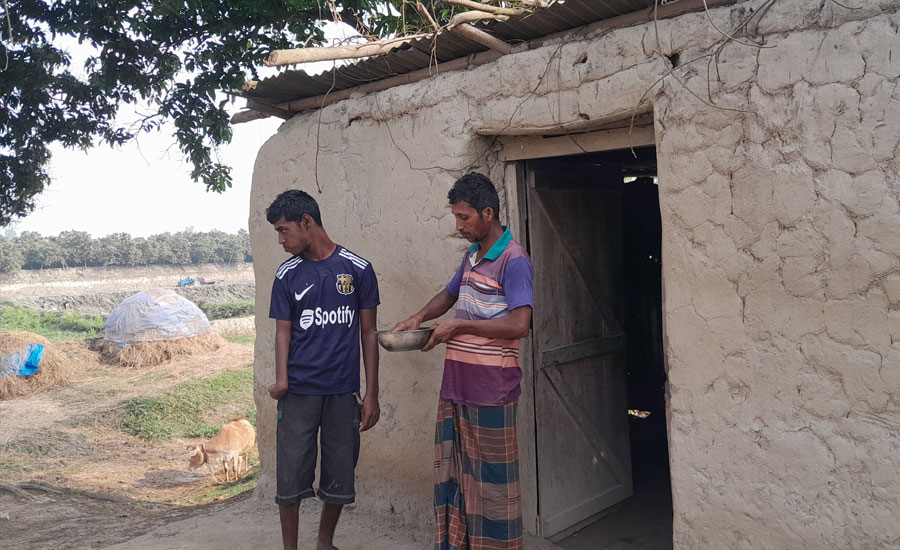 প্রতিবন্ধী সন্তানকে নিয়েই বাকি জীবনের লড়াই, নেই ঈদের হাসি 
