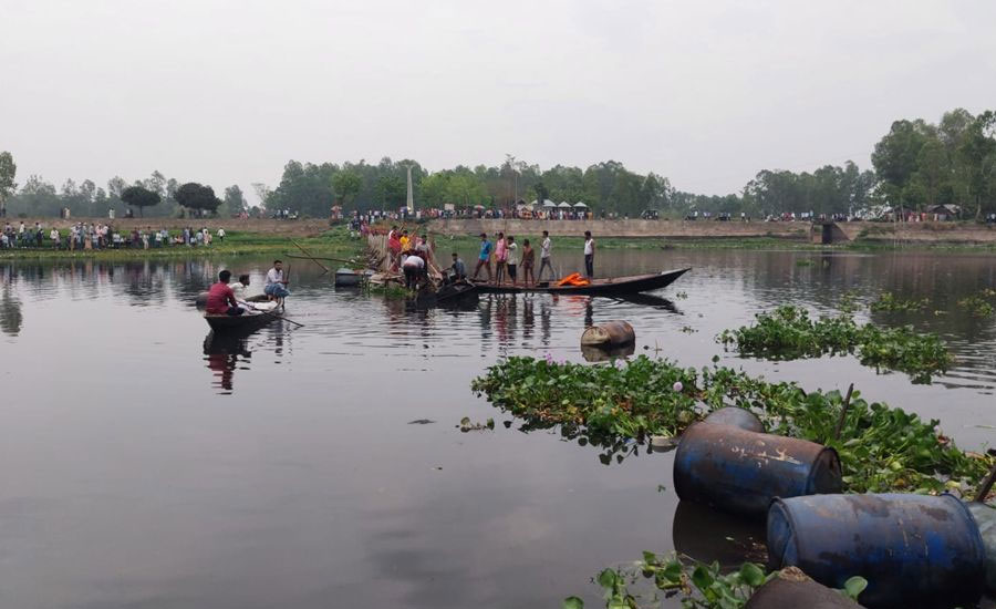 ব্রিজ ভেঙে নদীতে: মৃতের সংখ্যা বেড়ে ৫