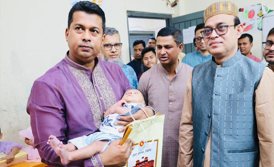 ডিসির কোলেই ঈদ আনন্দ পেল পরিচয়হীন শিশুরা