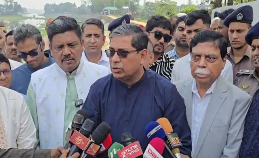 উদ্বোধনের আগেই ধসে পড়া গাজীপুর সিটির সড়ক: দুই কর্মকর্তা সাময়িক বরখাস্ত