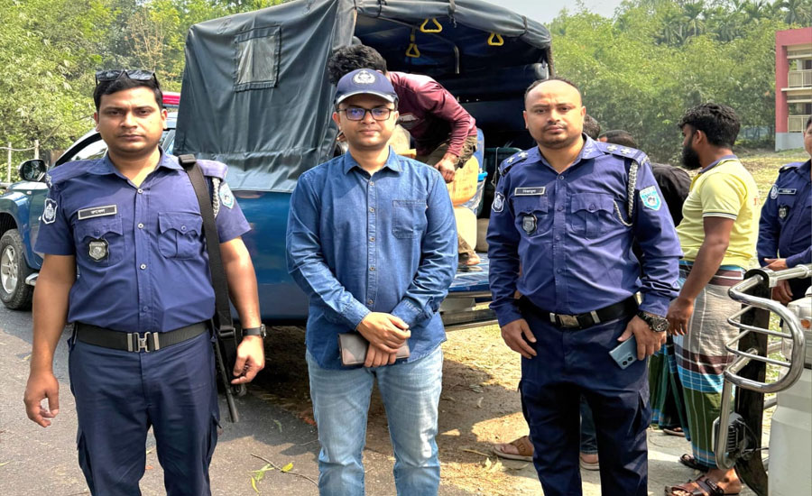 ভূরুঙ্গামারীতে খোলাবাজারে অধিক মূল্যে জ্বালানি তেল বিক্রি, পুলিশের অভিযান