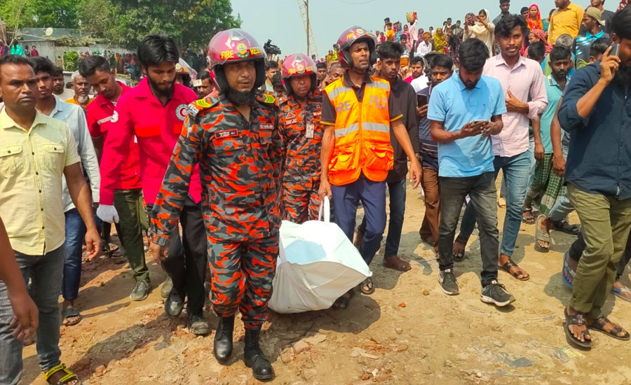 নিহত বেড়ে ২৬, পরিচয় মিলেছে ২৩ যাত্রীর