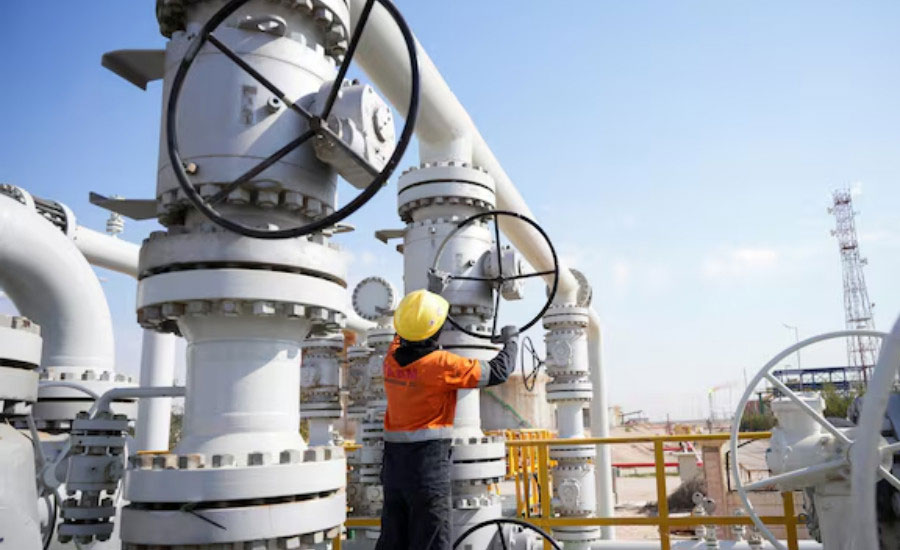 ৬ মাসের মধ্যে বড় পতনের পথে তেলের বাজার