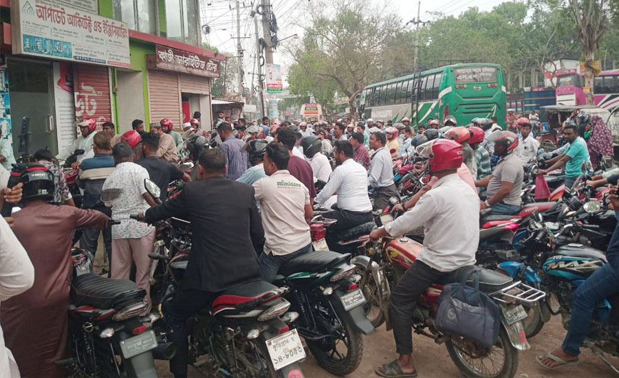 কুড়িগ্রামে জ্বালানি তেল সংকট, ফিলিং স্টেশনে কড়াকড়ি: বিপাকে গণমাধ্যমকর্মীরাও