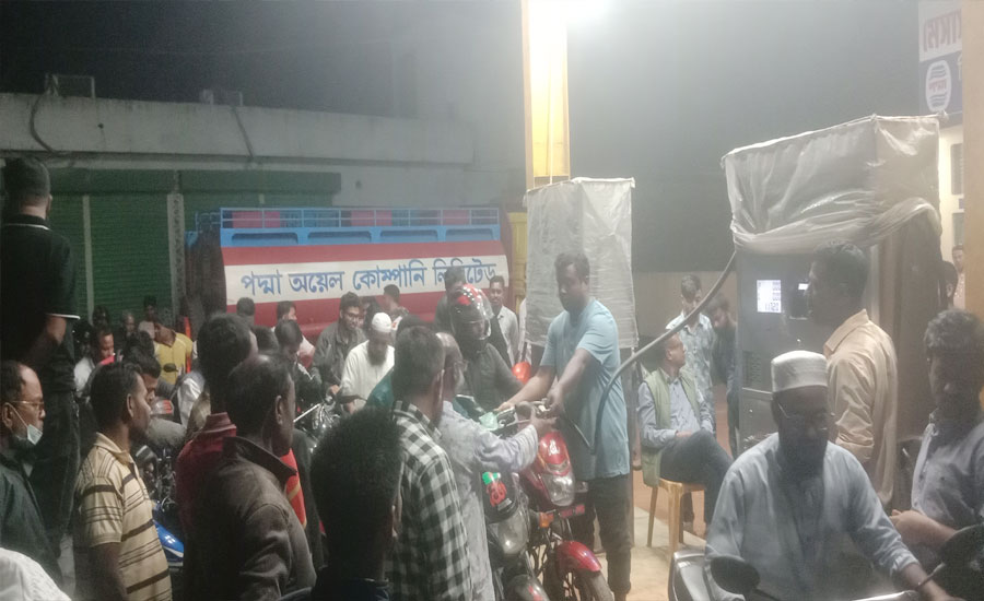 কুড়িগ্রামে জ্বালানি তেল সংকট, ফিলিং স্টেশনে কড়াকড়ি: বিপাকে গণমাধ্যমকর্মীরাও