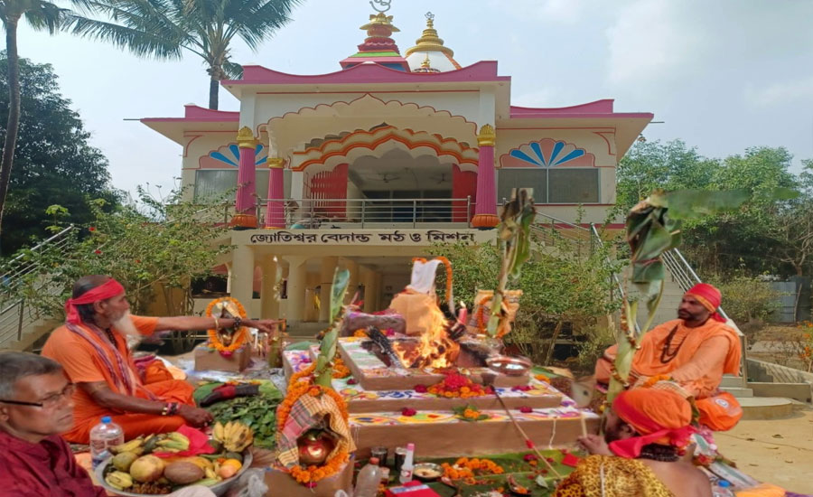 না না ধর্মীয় আয়োজনের মধ্য দিয়ে বাঙ্গালহালিয়া জ্যোতিশ্বর বেদান্ত মঠ ও মিশনের মহোৎসব সম্পূর্ণ