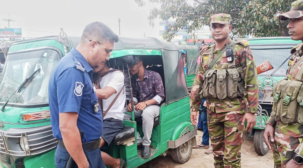 জ্বালানি তেল সংকট ও অতিরিক্ত ভাড়া রোধে সেনা-পুলিশের যৌথ অভিযান