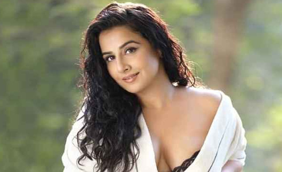 ঘনিষ্ঠ দৃশ্যের আগে চমকে দেওয়া অভিজ্ঞতা জানালেন বিদ্যা