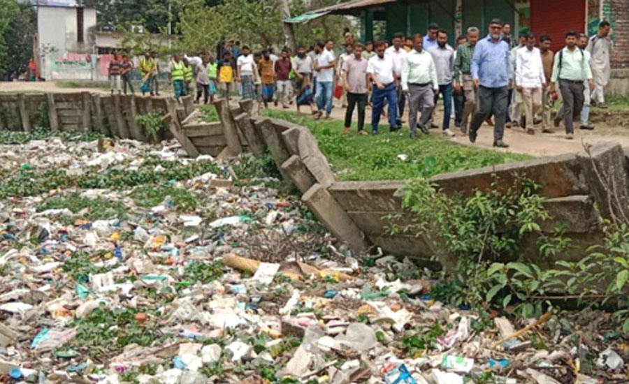 জলাবদ্ধতা নিরসনে খাল সংস্কারের নির্দেশ দিলেন মসিকের প্রশাসক রোকন