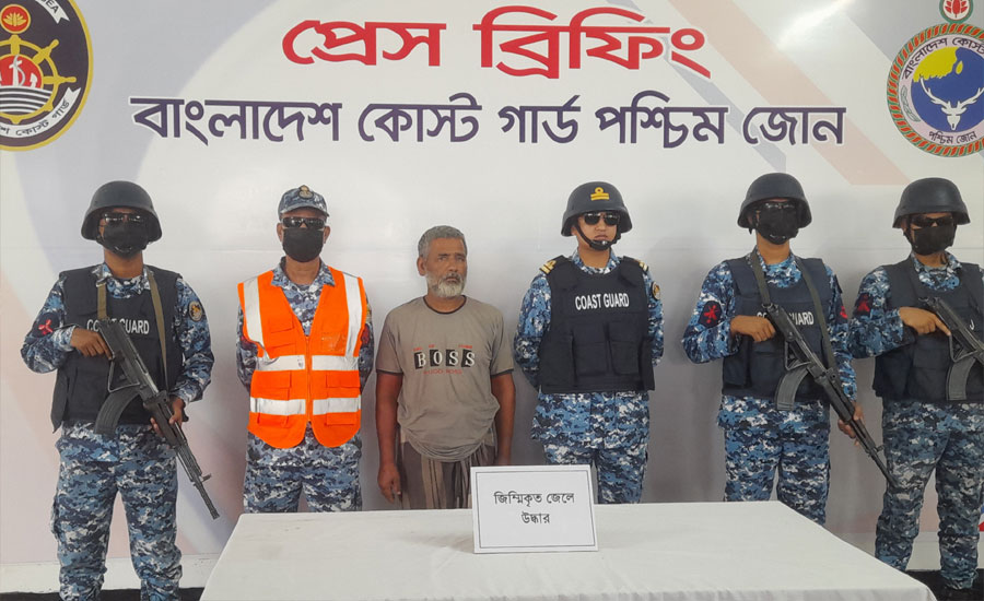 সুন্দরবনের কুখ্যাত দস্যু জোনাব বাহিনীর  কাছে জিম্মি থাকা জেলে উদ্ধার