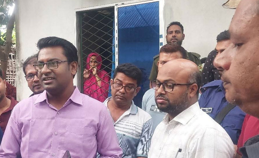 কপিলমুনিতে অবৈধভাবে জ্বালানি তেল মজুদ: ব্যবসায়ীকে জরিমানা, জব্দকৃত তেল বিতরণ