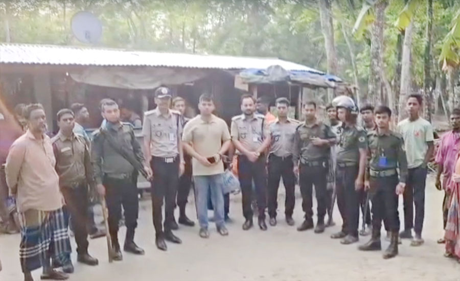 কলাপাড়া ভোররাতে স্পেশাল স্ট্রাইকিং মিশন চালিয়ে দুই মাদক ব্যবসায়ীসহ গ্রেফতার-৩