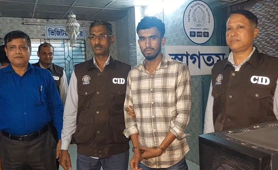 গাজীপুরে গার্মেন্টস কারখানার চুরি: কম্পিউটার ও নগদ টাকাসহ কর্মচারী গ্রেফতার