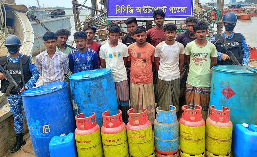 মিয়ানমারে পাচারকালে পতেঙ্গা উপকূলে ৬ হাজার লিটার ডিজেল জব্দ