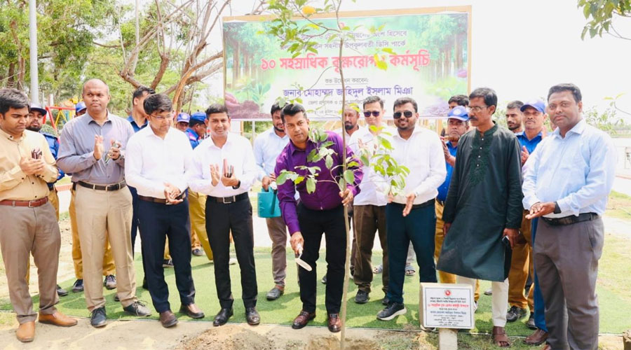 ডিসি জাহিদের নেতৃত্বে সবুজায়নের নতুন দিগন্তে চট্টগ্রাম ডিসি পার্ক