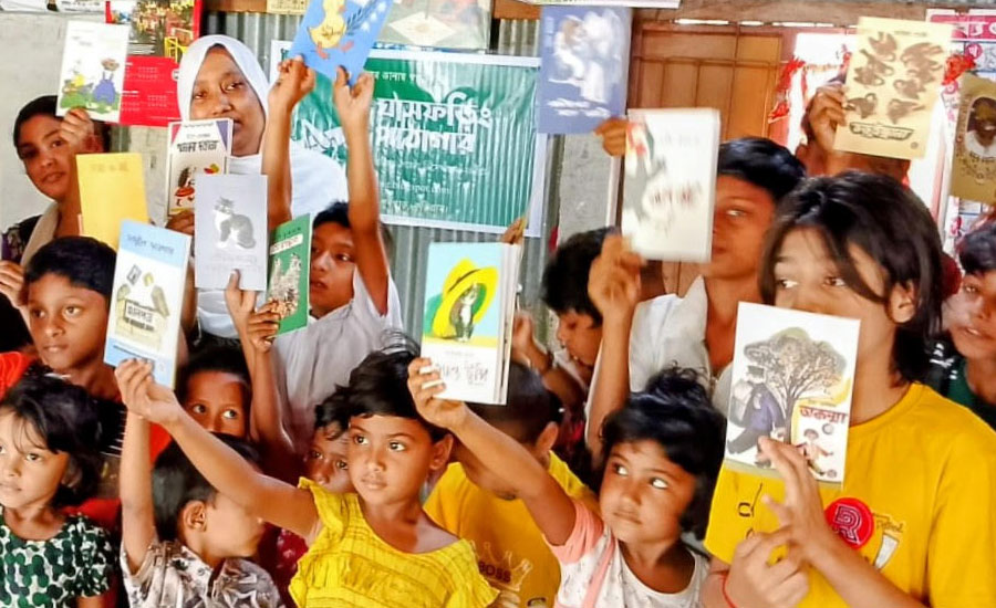 নিরন্তর ভালবাসা বিদ্যালয়ে- ঘাসফড়িং পাঠাগারের বই বিতরণ অনুষ্ঠিত