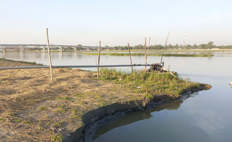 দুধকুমার নদে অবৈধ বালু উত্তোলন ঝুঁকিতে নির্মাণাধীন সোনাহাট সেতু ও তীর রক্ষা বাঁধ