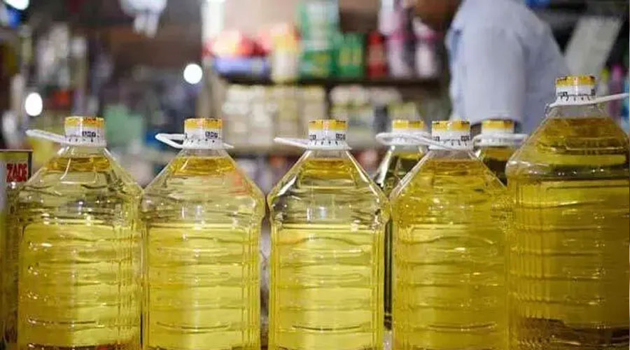 বাজারে সয়াবিন তেল উধাও, দাম বাড়াতে চাপ কোম্পানিগুলোর
