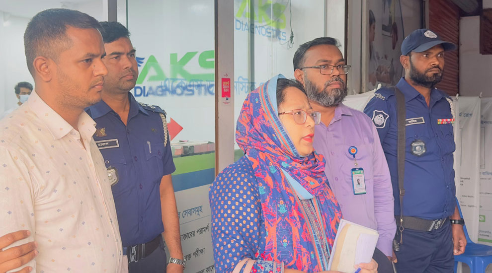 সোনারগাঁওয়ে লাইসেন্স বিহীন হসপিটালে ভ্রাম্যমাণ আদালতের অভিযান, গ্রেফতার ১