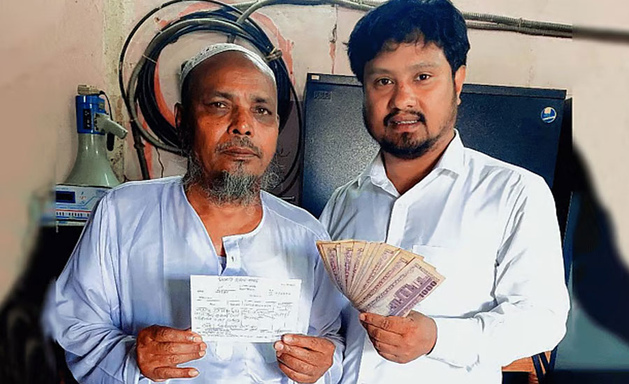 বিনা টিকিটে ভ্রমণ : ৫০ বছর পর রেলওয়ের ‘ঋণ’ পরিশোধ করলেন মফিজুল