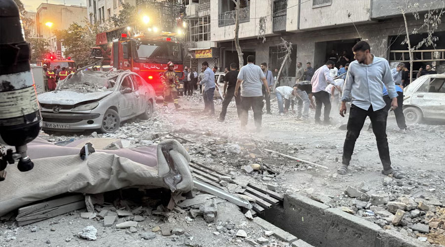 যুক্তরাষ্ট্র-ইসরায়েলের হামলায় ইরানে ৩ হাজারের বেশি মানুষ নিহত