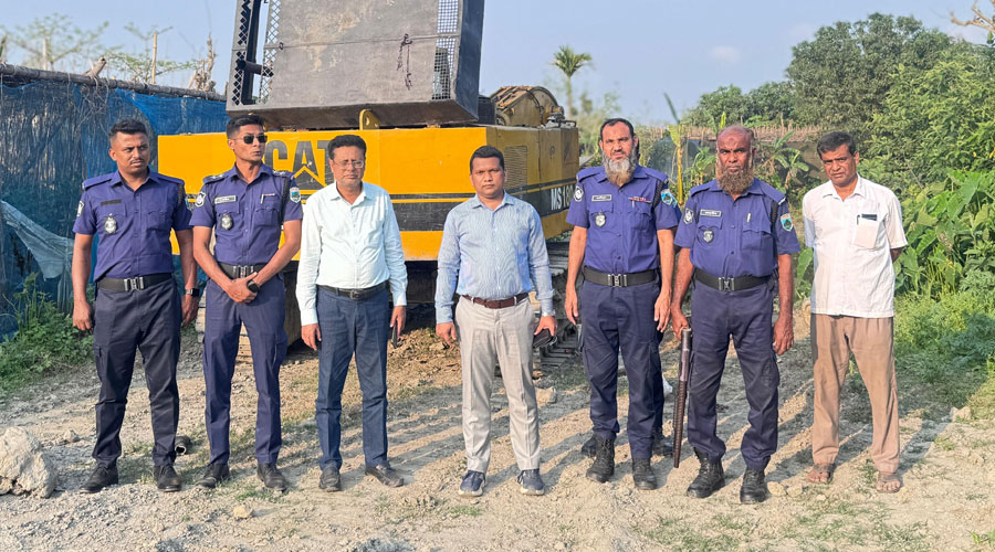 বাগমারায় অবৈধ মাটি খনন ও বালু উত্তোলনের বিরুদ্ধে ভ্রাম্যমাণ আদালতের অভিযান