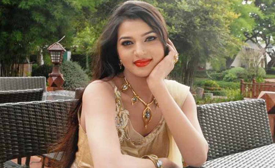 নতুন বিজ্ঞাপনে অনন্ত বর্ষা