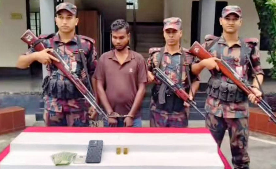 যশোর শার্শায় ৪৫ লাখ টাকার স্বর্ণের বারসহ পাচারকারী আটক