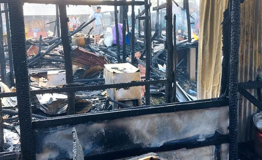 দীঘিনালায় মধ্যরাতের আগুনে পুড়ল ৯ দোকান