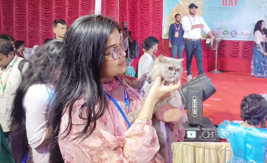 বাকৃবিতে প্রথম বারের মতো আয়োজিত হলো ‘ক্যাট শো’