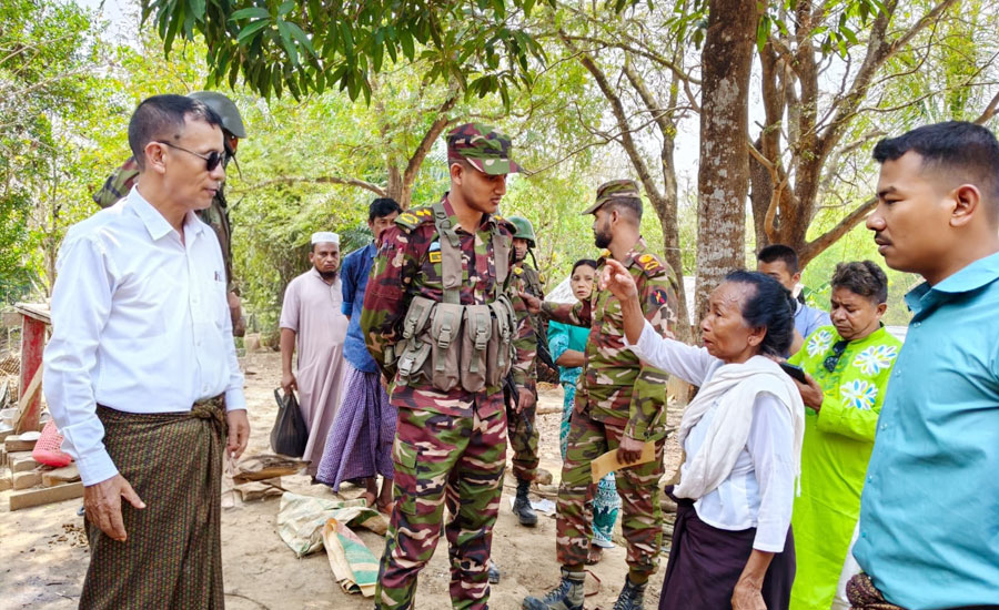 রাজস্থলীতে অগ্নিকাণ্ডে ক্ষতিগ্রস্ত পরিবারের পাশে কাপ্তাই সেনা জোন