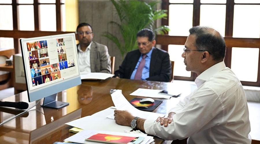 উন্নয়ন সহযোগীদের কাছে ২০০ কোটি ডলার ঋণ চাইলেন প্রধানমন্ত্রী