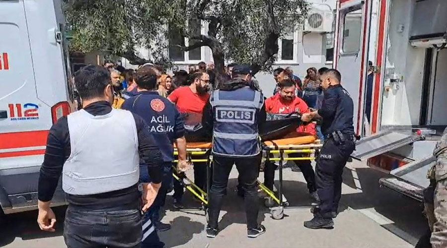 বাবার অস্ত্র নিয়ে স্কুলে এলোপাতাড়ি গুলি, শিক্ষকসহ হতাহত ২৪