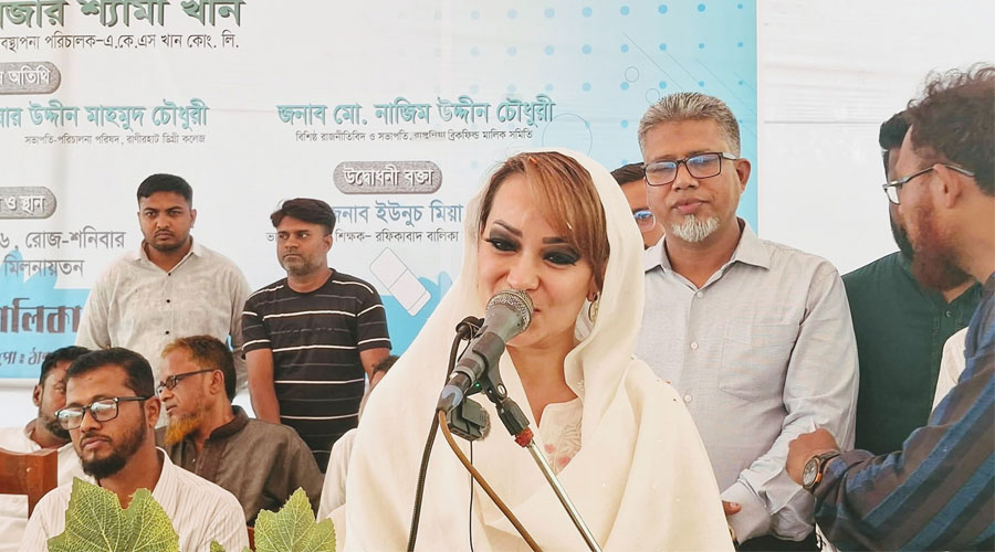 এমন কোন কাজ বা দায়িত্ব নাই, যেটা মেয়েরা করতে পারেনা: সামানজার খান