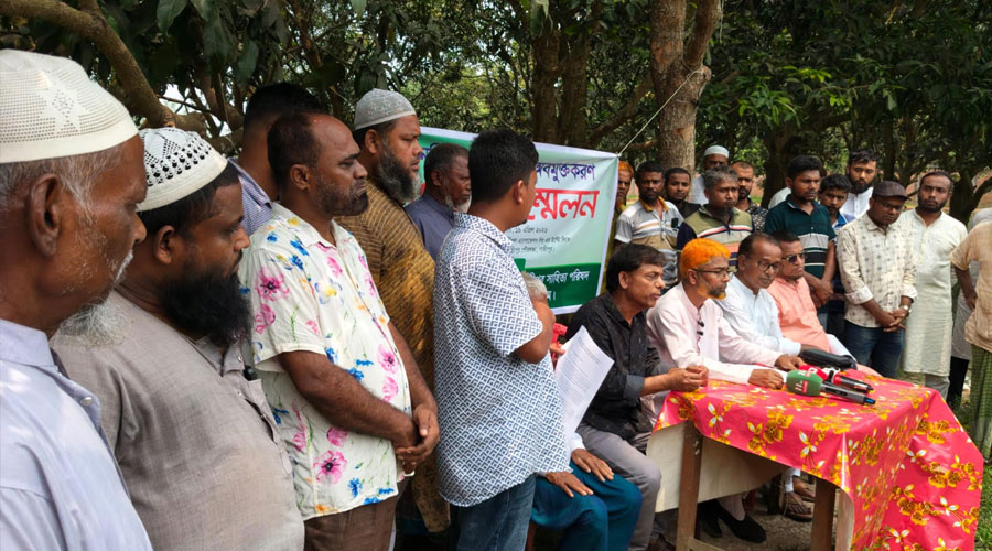 গেজেট জটিলতায় ভোগান্তি: সমাধান দাবিতে শ্রীপুরে সংবাদ সম্মেলন